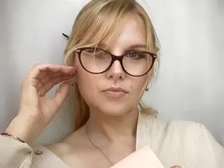 LinaTyche show ass nude